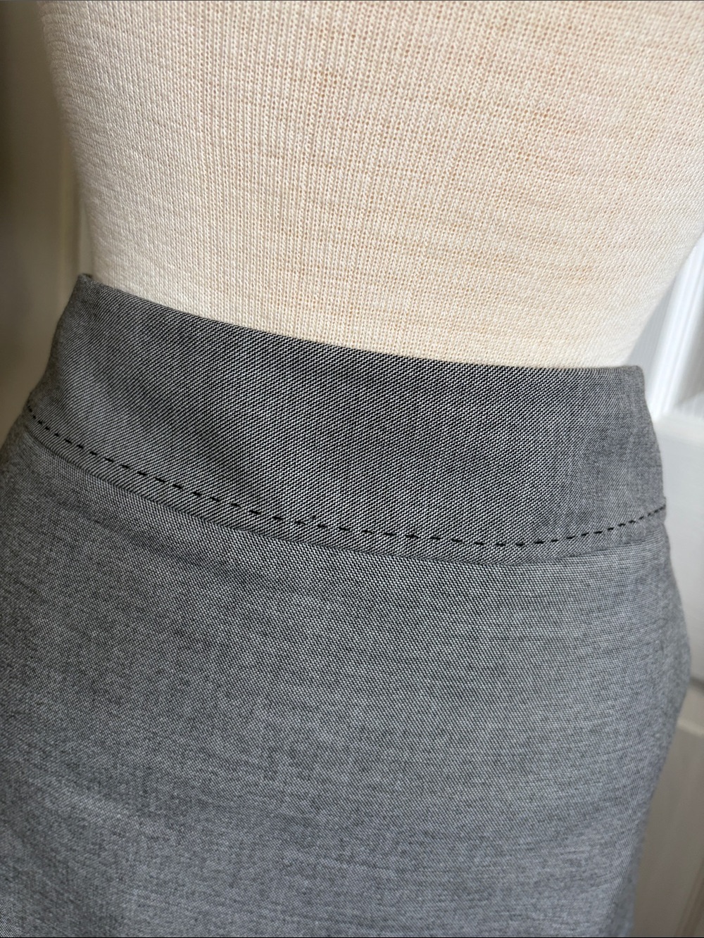 Gray Pencil Skirt with Wide Topstitched Waistband by Ann Taylor LOFT Size 8